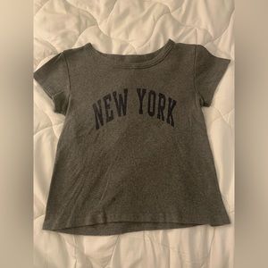 Brandy Melville Hailie New York baby tee